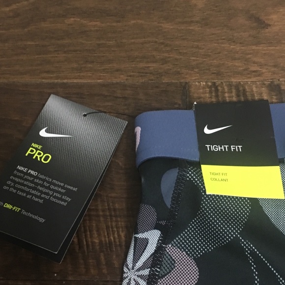 Girl’s NIKE PRO Tights leggings - Picture 6 of 8